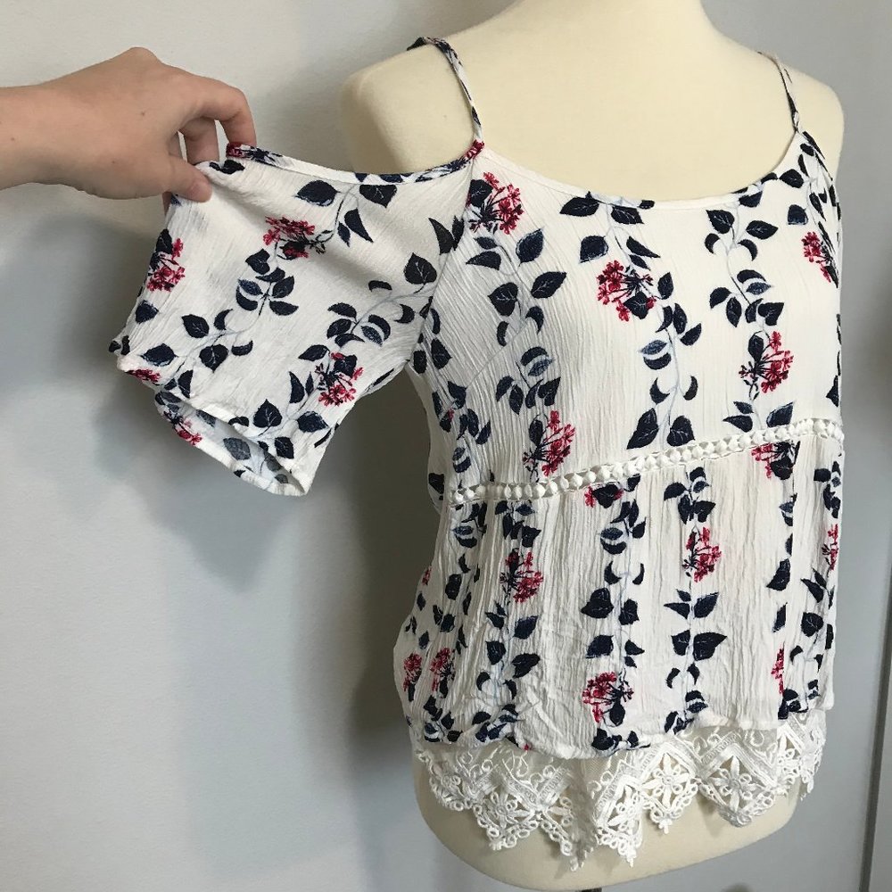 skies are blue • langlock cold shoulder top •